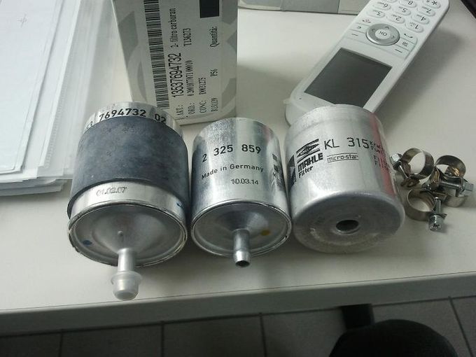 3 filtri benzina BMW: da sinistra tipo esterno per R1200RT,  interno per R1150, interno delle ultime serie R e F (l'unico che non è acquistabile a parte)
